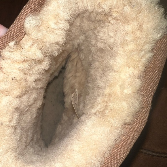 UGG Women’s Classic Short II Boots - Picture 7 of 9